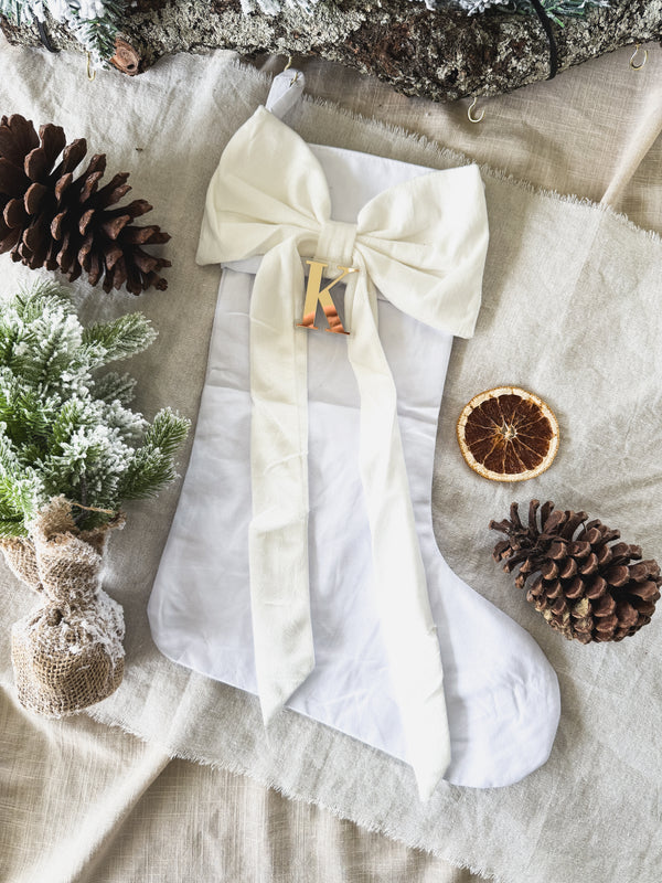 Premium linen Christmas stocking with velvet bow - white