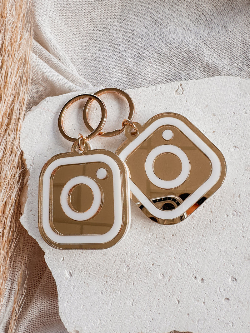 Smart scannable NFC keyring - link your social media, website, booking form, review form, contact details, etc