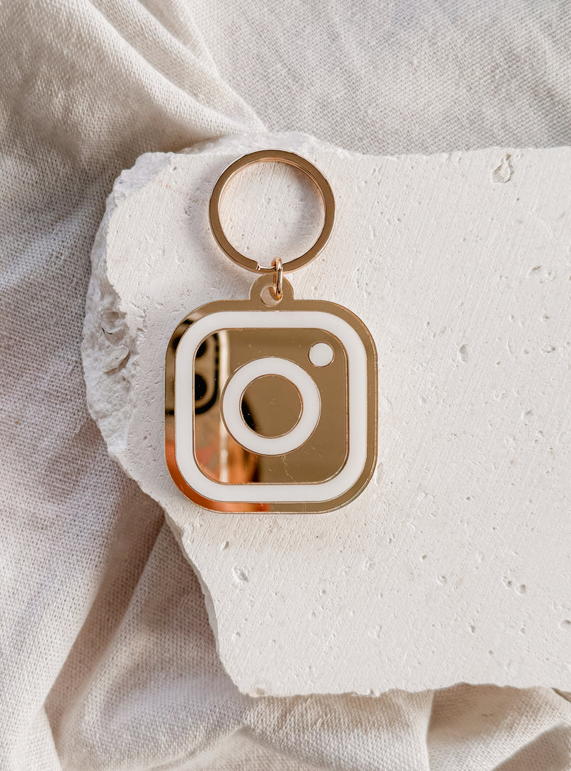Smart scannable NFC keyring - link your social media, website, booking form, review form, contact details, etc