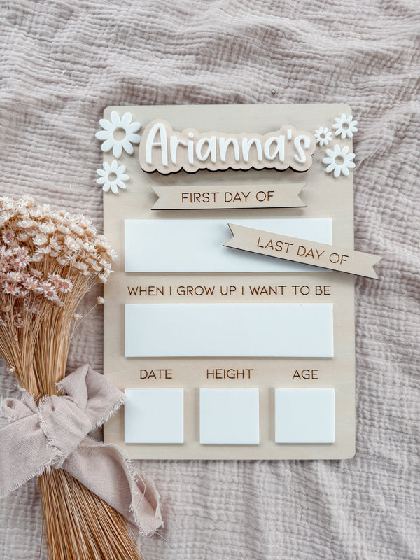 My first / last day - interchangeable name milestone board - daisies