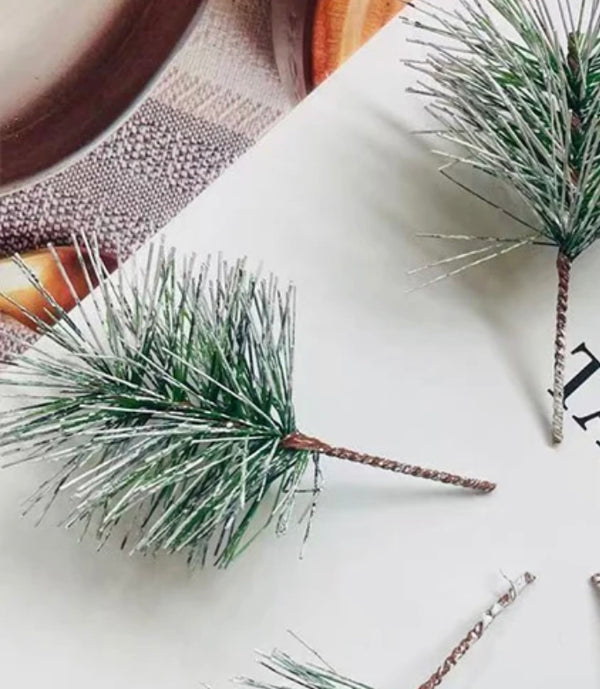 Pine bunch add-on for stockings - snowy pine