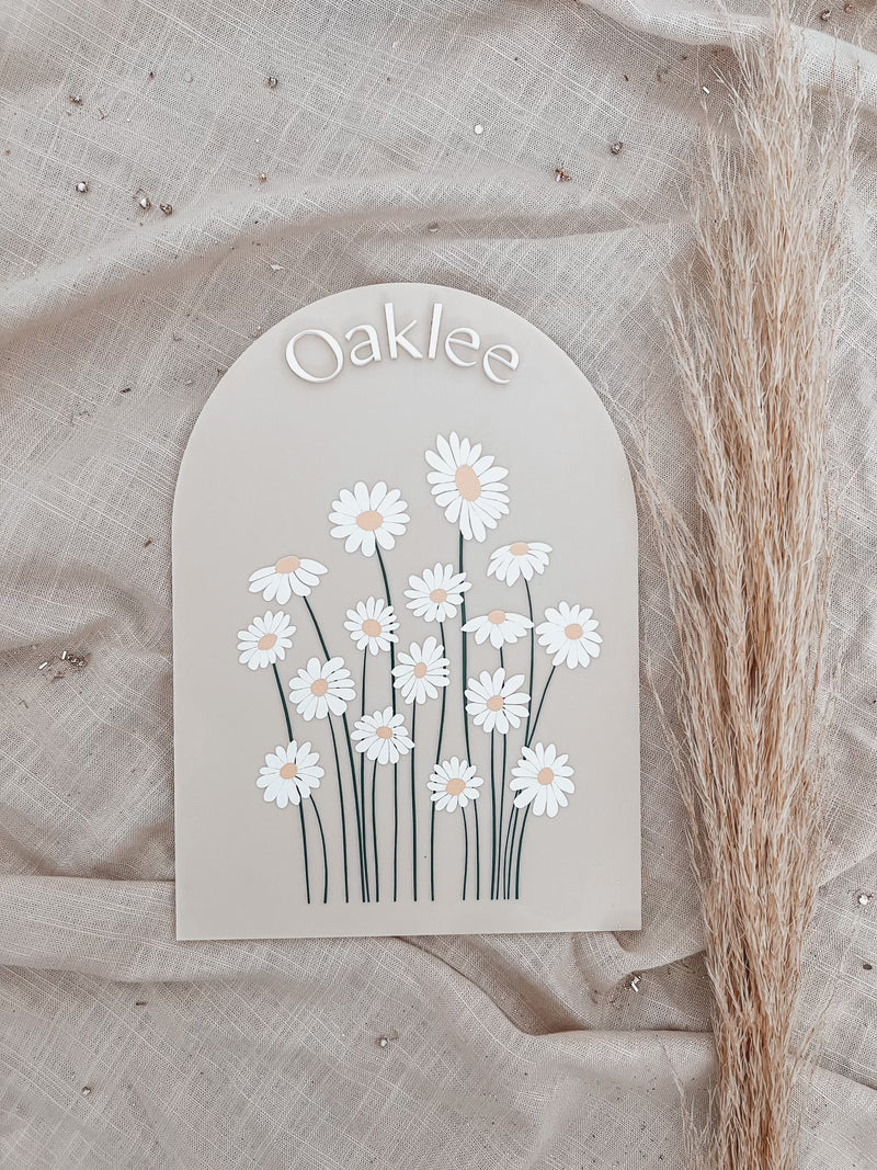 Personalised Arch plaque with printed daisy design and name