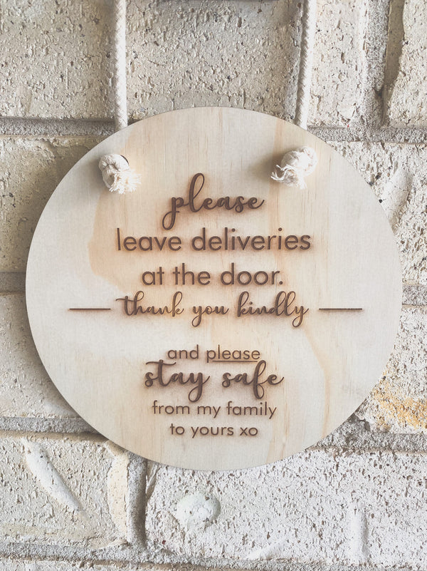 Please leave deliveries at the door - plaque with rope