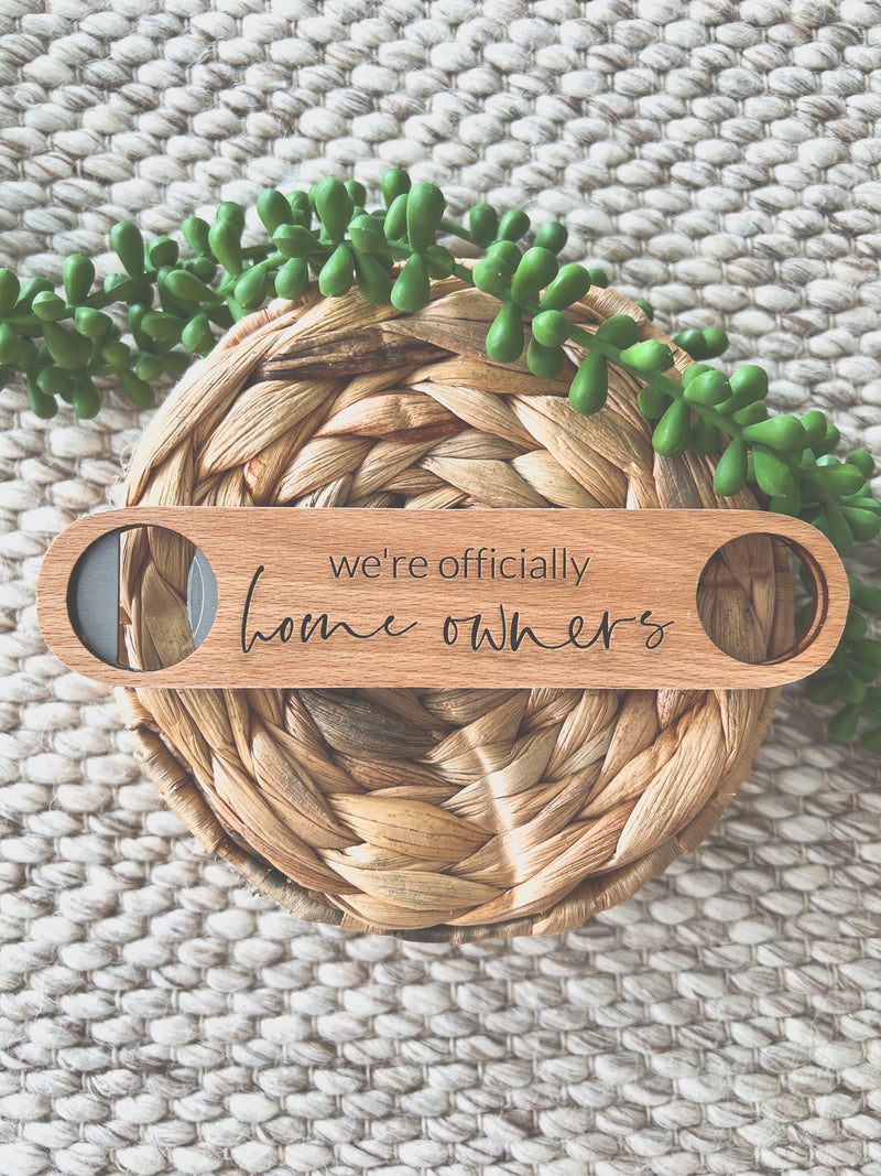 Engraved wooden bottle opener - your own choice of text